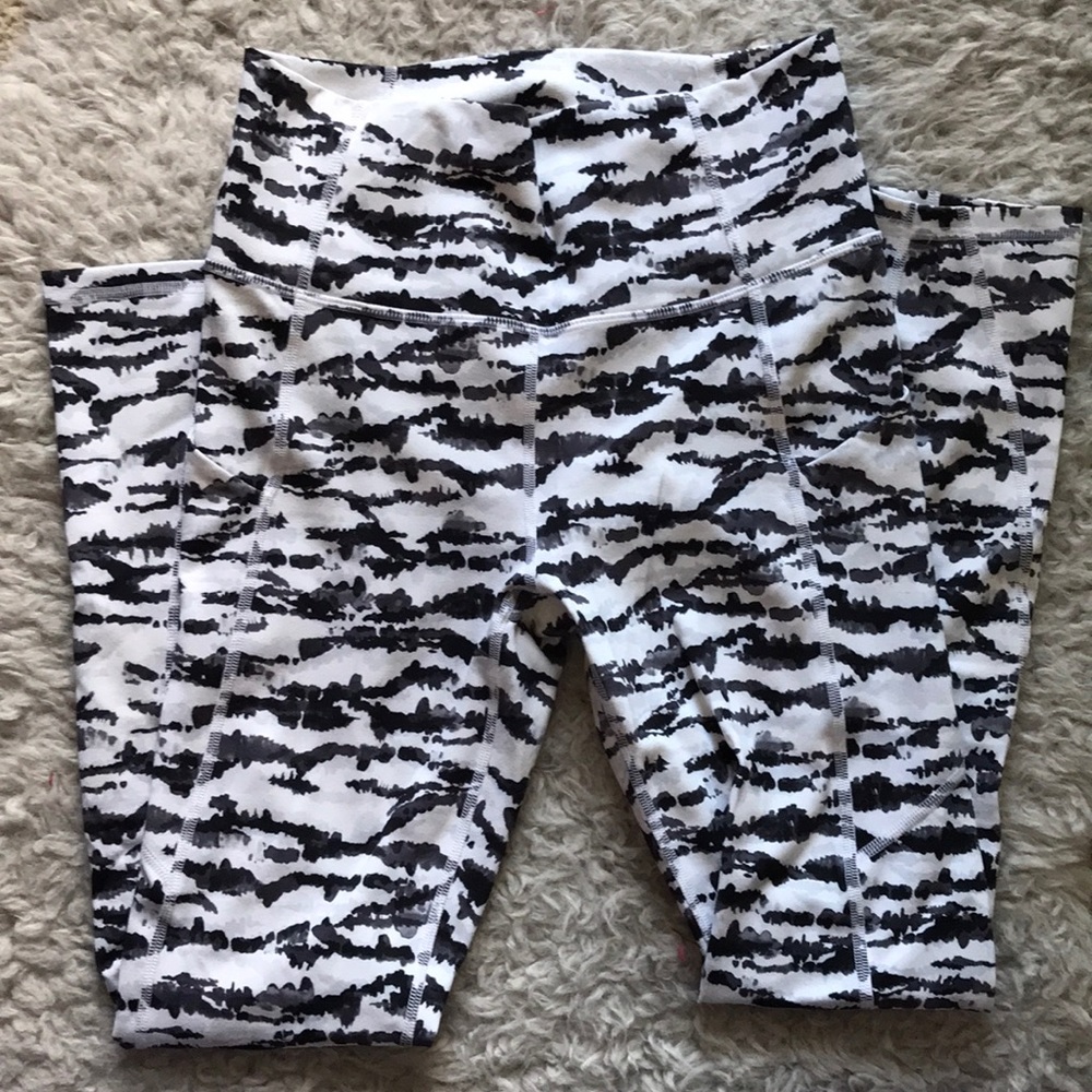 Pattered fabletics leggings
